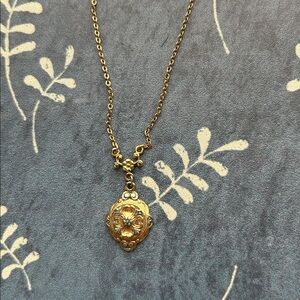 Vintage 1928 Floral necklace